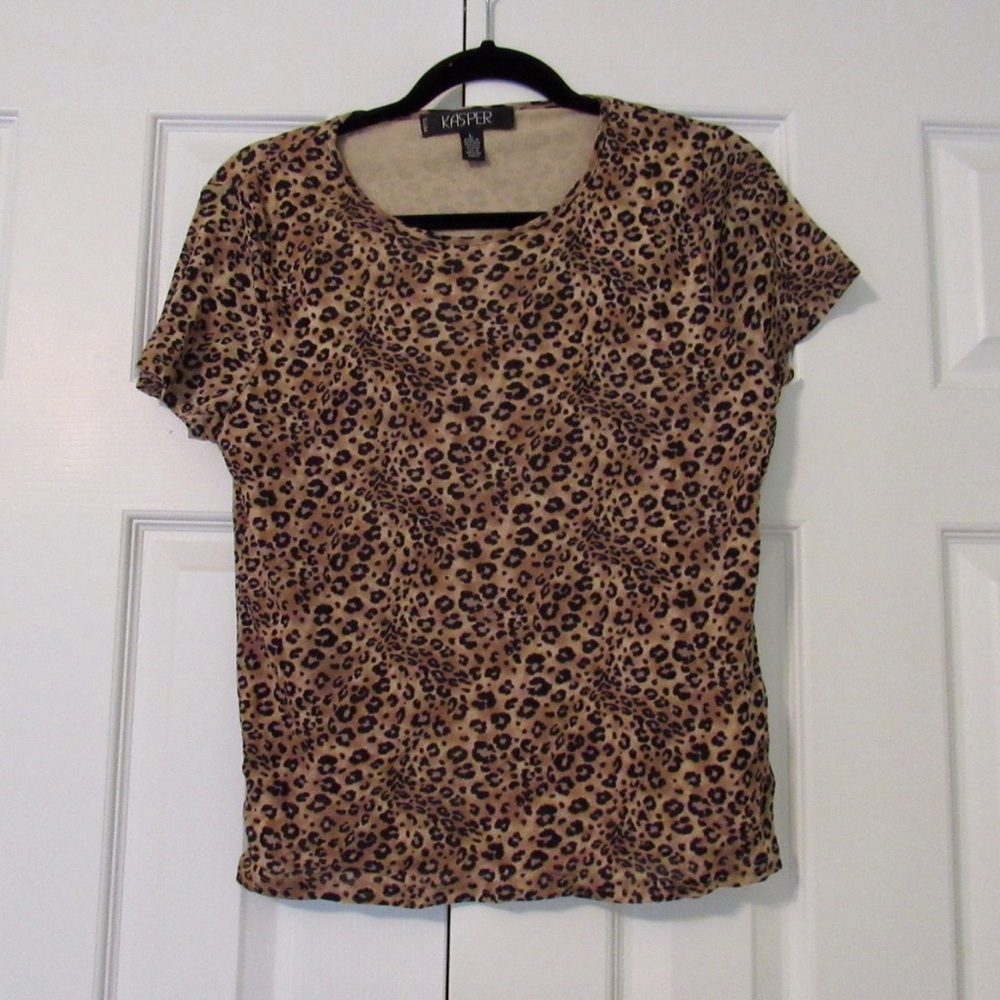 Cheetah print short sleeve top